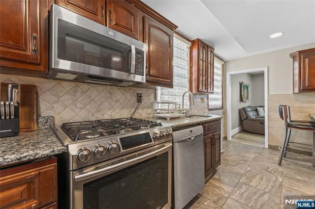 15 Putnam Place, Clifton, NJ 07011