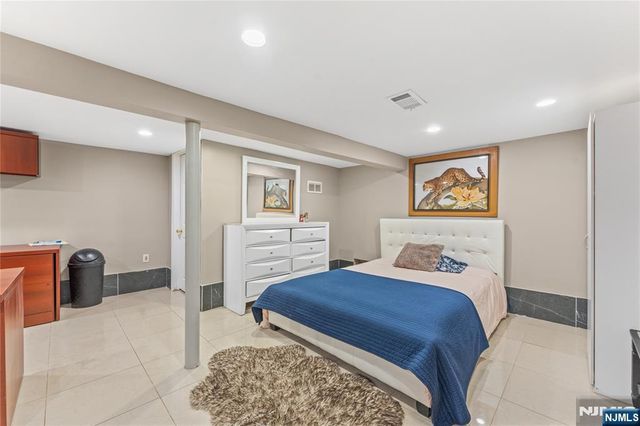 15 Putnam Place, Clifton, NJ 07011