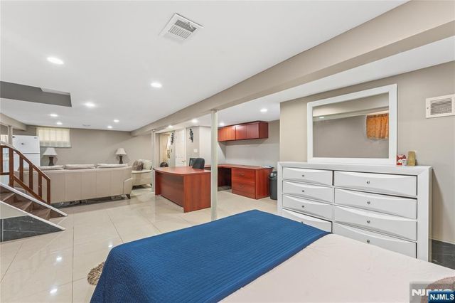 15 Putnam Place, Clifton, NJ 07011