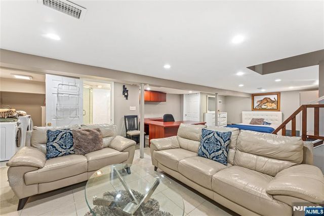 15 Putnam Place, Clifton, NJ 07011