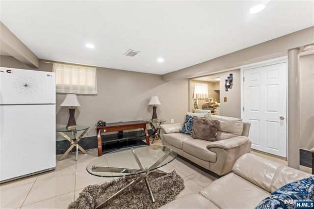 15 Putnam Place, Clifton, NJ 07011