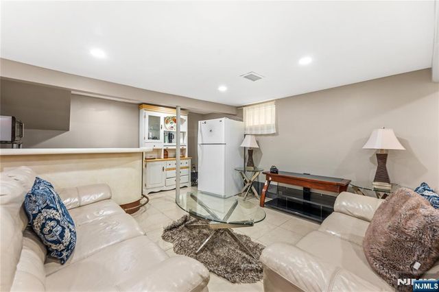 15 Putnam Place, Clifton, NJ 07011