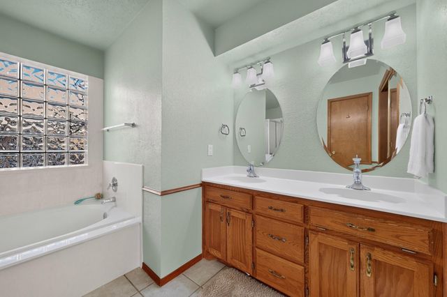 7539 Calyx Drive NW, Albuquerque, NM 87120