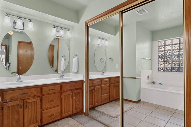 7539 Calyx Drive NW, Albuquerque, NM 87120