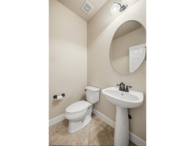 9763 W Hinsdale Ln, Littleton, CO 80128