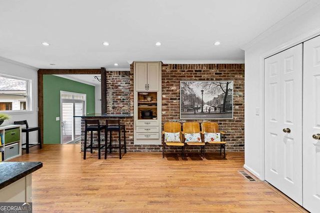 1826 Forest Springs Court, Dunwoody, GA 30338