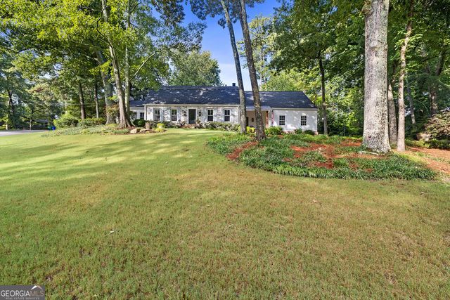 1826 Forest Springs Court, Dunwoody, GA 30338