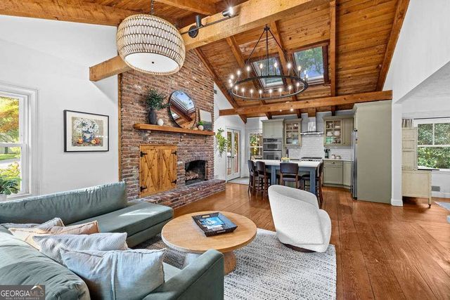 1826 Forest Springs Court, Dunwoody, GA 30338