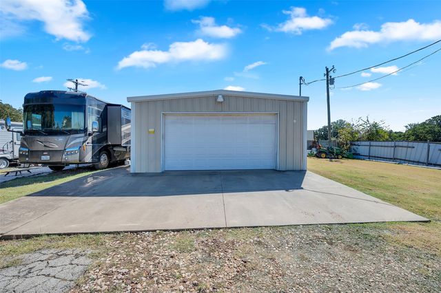 5980 Retta Mansfield Road, Burleson, TX 76028