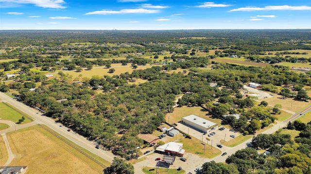5980 Retta Mansfield Road, Burleson, TX 76028