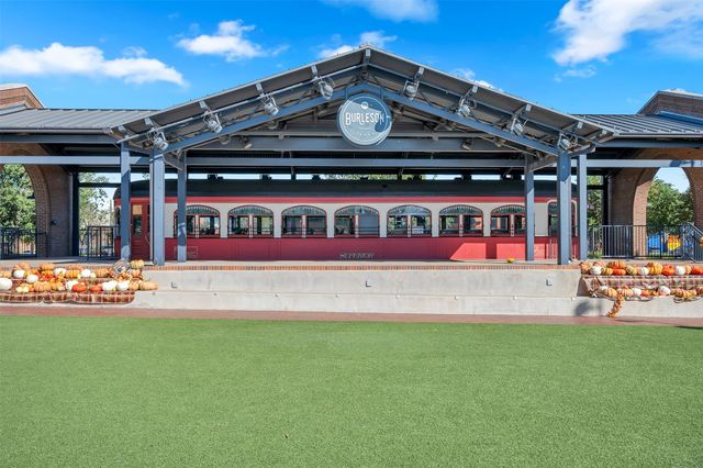 5980 Retta Mansfield Road, Burleson, TX 76028