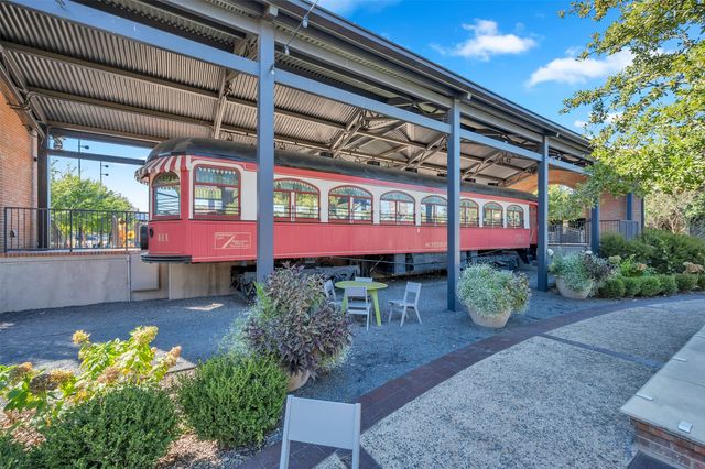 5980 Retta Mansfield Road, Burleson, TX 76028