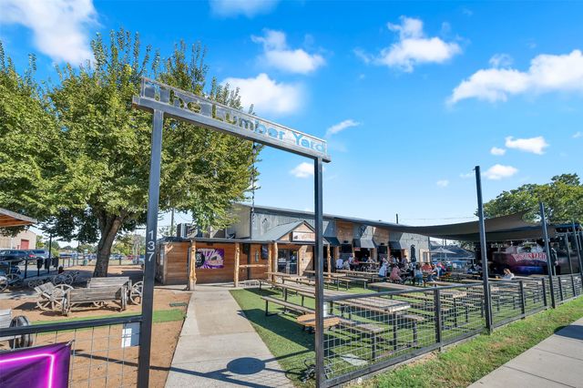 5980 Retta Mansfield Road, Burleson, TX 76028