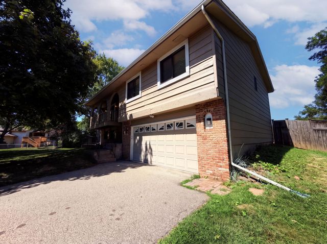 13802 Holyoke Path, Apple Valley, MN 55124