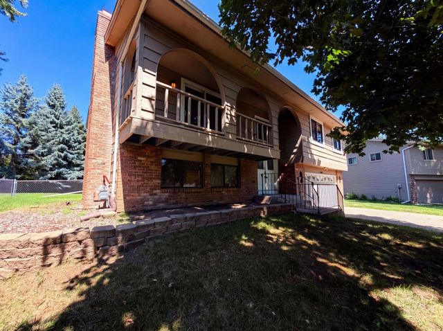 13802 Holyoke Path, Apple Valley, MN 55124