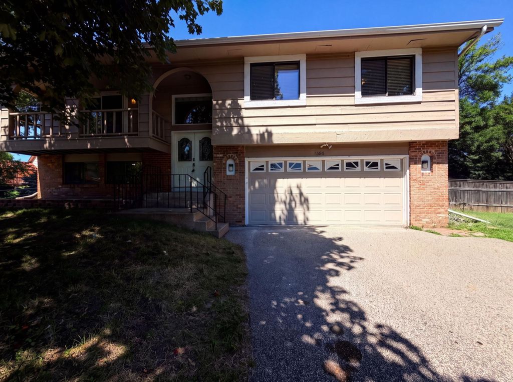 13802 Holyoke Path, Apple Valley, MN 55124