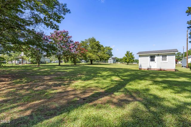 5511 Flower Hill Road, Kenly, NC 27542
