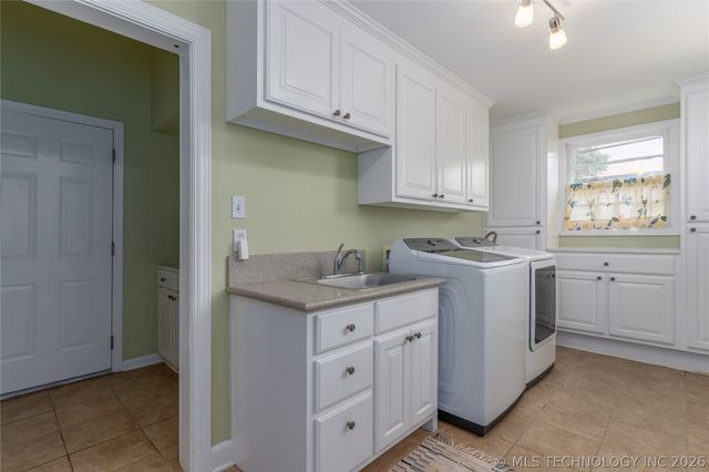 1945 E 35th Place, Tulsa, OK 74105