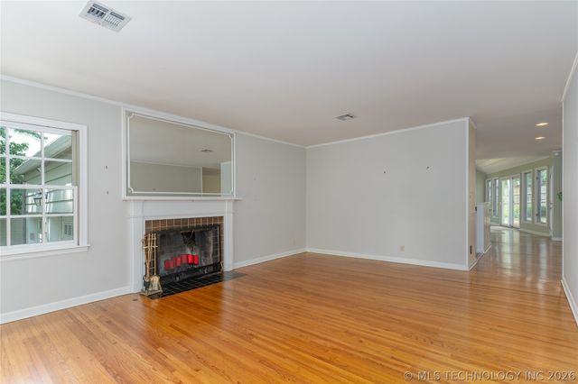 1945 E 35th Place, Tulsa, OK 74105