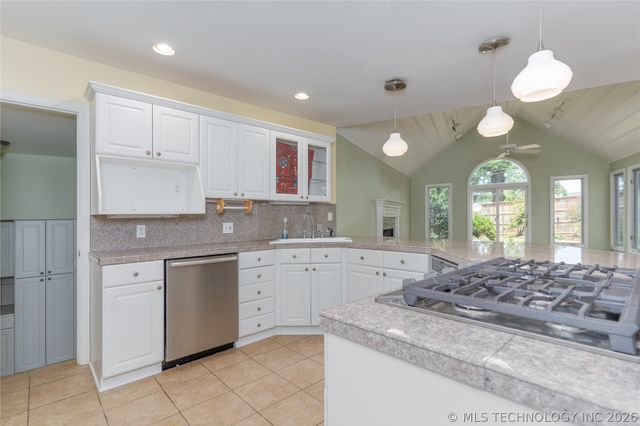 1945 E 35th Place, Tulsa, OK 74105