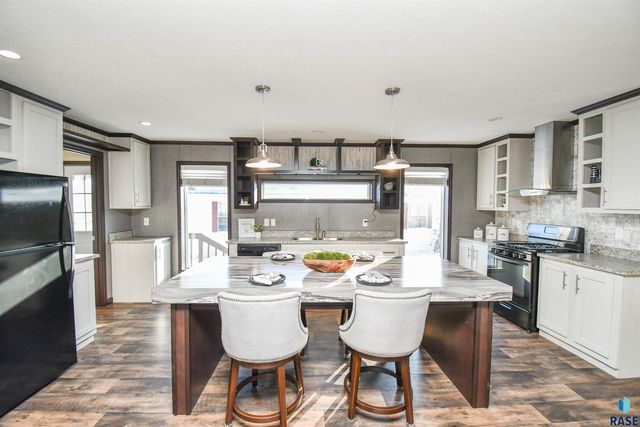 6108 W Golden Pl Place, Sioux Falls, SD 57106