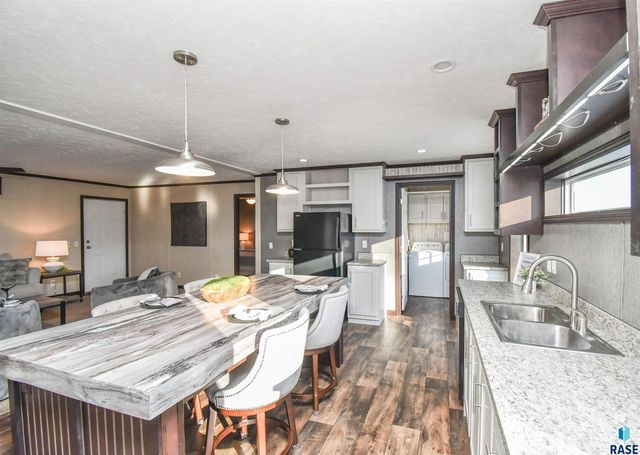 6108 W Golden Pl Place, Sioux Falls, SD 57106