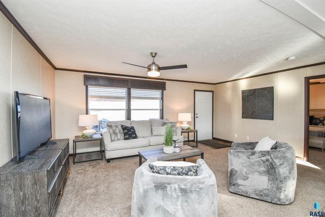 6108 W Golden Pl Place, Sioux Falls, SD 57106