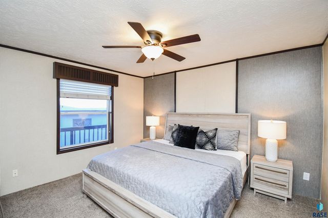 6108 W Golden Pl Place, Sioux Falls, SD 57106