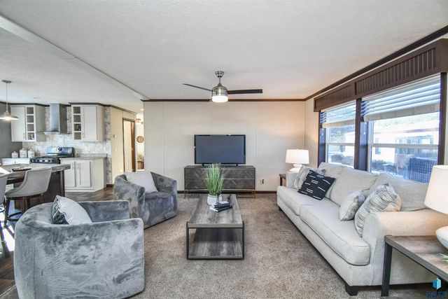 6108 W Golden Pl Place, Sioux Falls, SD 57106