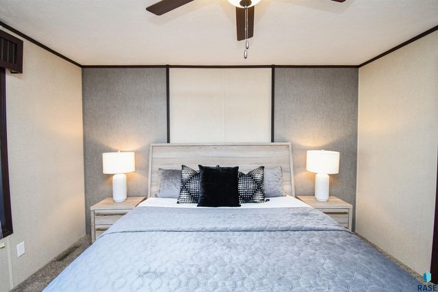 6108 W Golden Pl Place, Sioux Falls, SD 57106