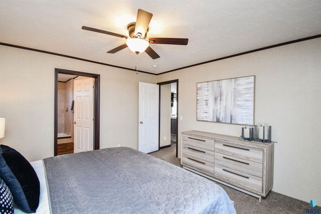 6108 W Golden Pl Place, Sioux Falls, SD 57106