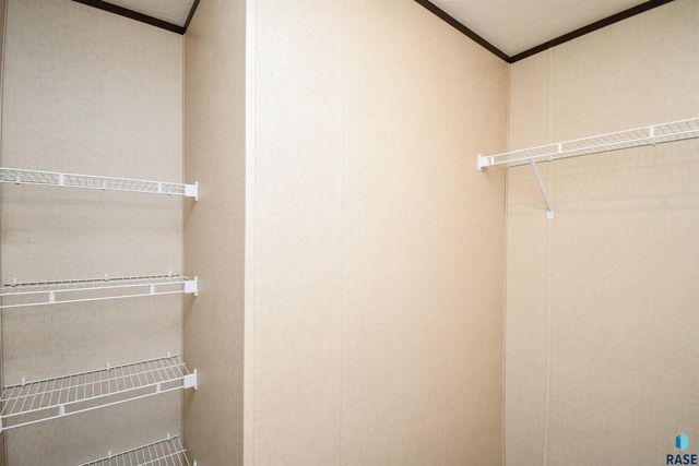 6108 W Golden Pl Place, Sioux Falls, SD 57106