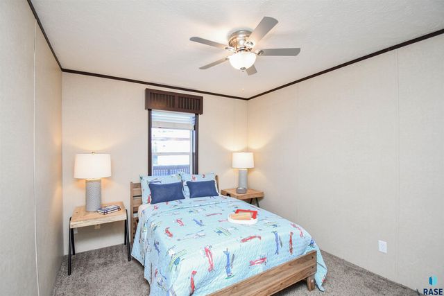 6108 W Golden Pl Place, Sioux Falls, SD 57106