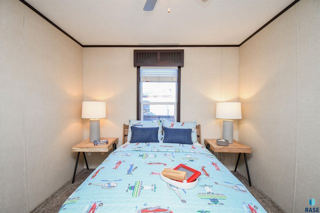 6108 W Golden Pl Place, Sioux Falls, SD 57106