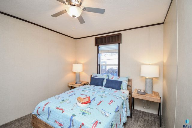 6108 W Golden Pl Place, Sioux Falls, SD 57106