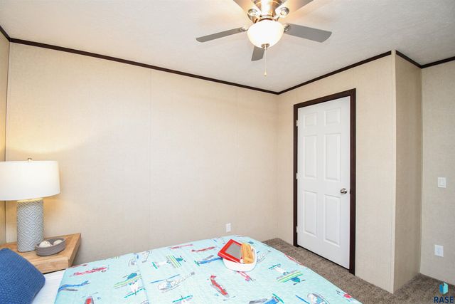 6108 W Golden Pl Place, Sioux Falls, SD 57106