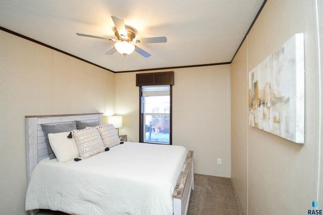 6108 W Golden Pl Place, Sioux Falls, SD 57106