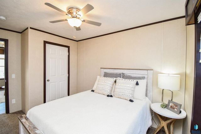 6108 W Golden Pl Place, Sioux Falls, SD 57106