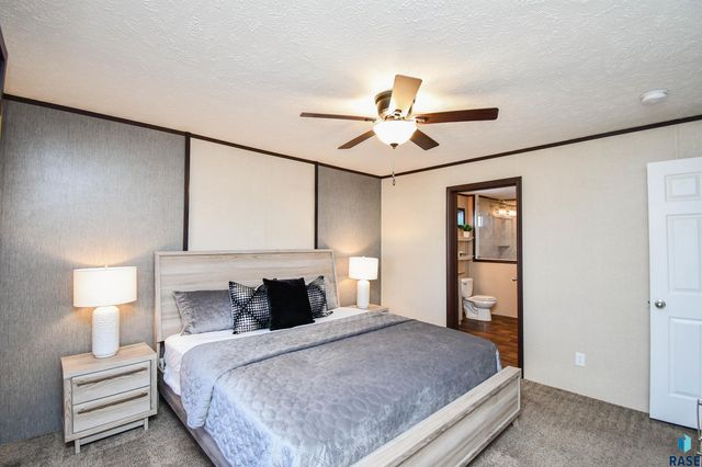 6108 W Golden Pl Place, Sioux Falls, SD 57106