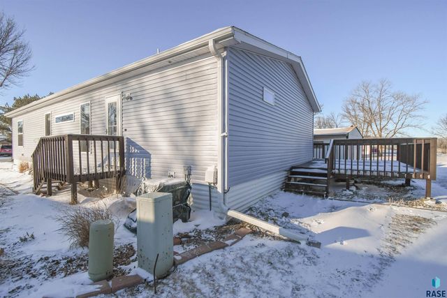 6108 W Golden Pl Place, Sioux Falls, SD 57106