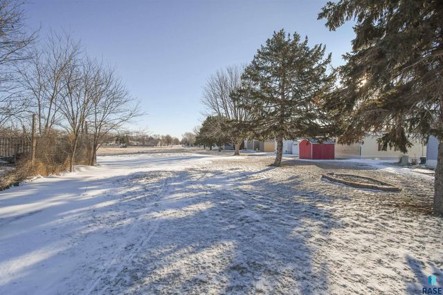 6108 W Golden Pl Place, Sioux Falls, SD 57106