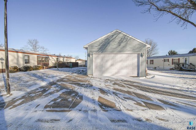 6108 W Golden Pl Place, Sioux Falls, SD 57106