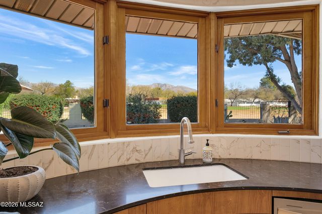 11915 E Barbary Coast Road, Tucson, AZ 85749