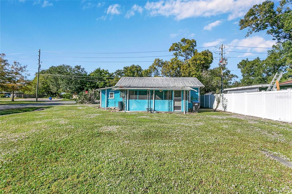 Image 7 of property listing at 9433 2ND AVENUE, Orlando, FL 32824