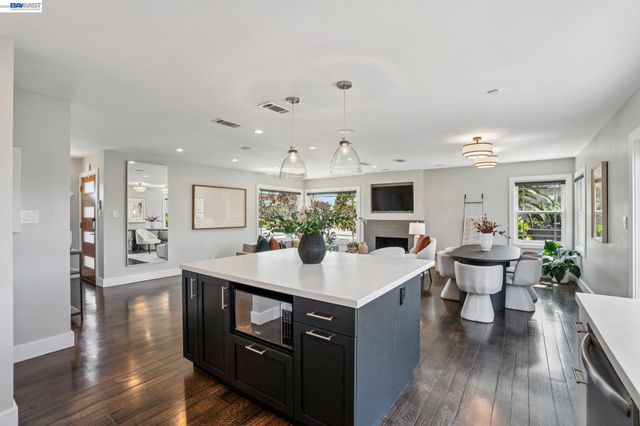 2917 Waterton, Alameda, CA 94501