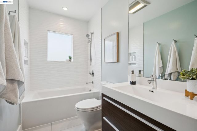 2917 Waterton, Alameda, CA 94501