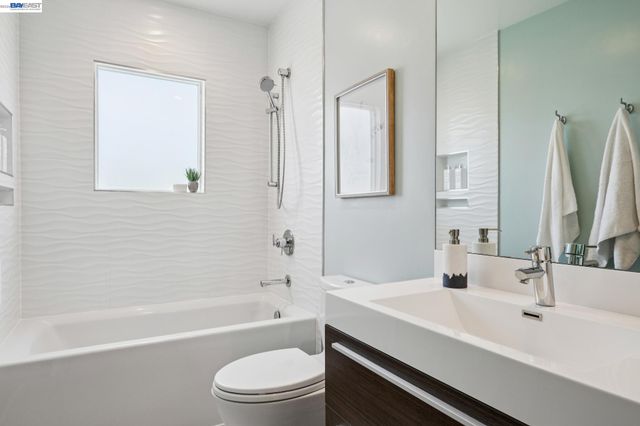 2917 Waterton, Alameda, CA 94501