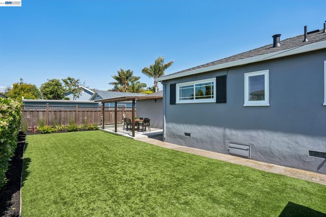 2917 Waterton, Alameda, CA 94501
