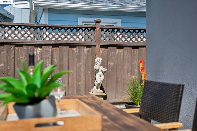 2917 Waterton, Alameda, CA 94501