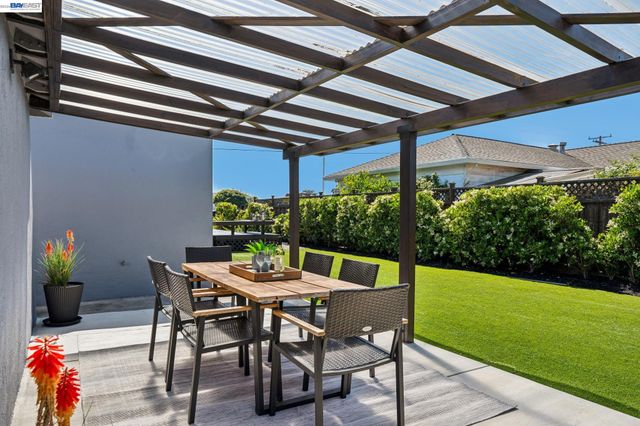 2917 Waterton, Alameda, CA 94501